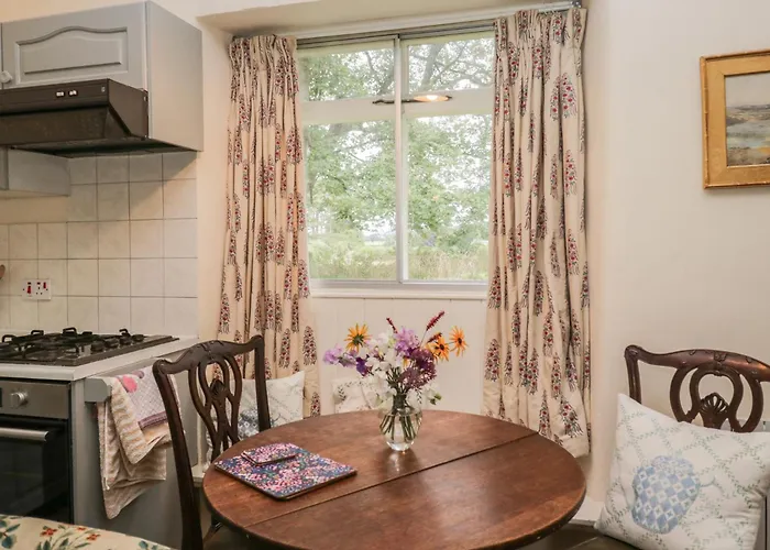 بيت للعطل The Laundrymaid's *